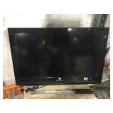 32" Samsung flat screen HD tv with wall mount and