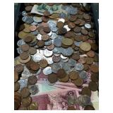TRAY OF FOREIGN COINAGE & NOTES