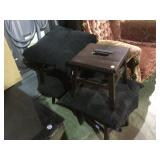 Lot of 4 wooden footstools with pillows Local