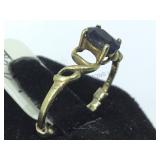 10K GOLD RING W/DARK BLUE GEMSTONE, SIZE 5