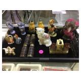 Tray lot including Fenton hand painted cat,