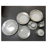 Farberware Fine China Wellesley Set of 12