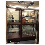 Display cabinets with lock and key x2  contents