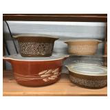 Pyrex bowls and lids Set of 4