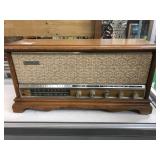 Sears Silvertone vintage radio