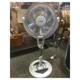 Optimus electric heat dish.         
Local