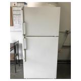 GE 20.6 cu Fridge