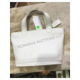 Coach white leather leather hand bag,