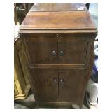 VICTOR CONSOLE RECORD PLAYER, LOCAL PICKUP ONLY