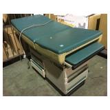 MEDICAL TABLE MIDMARK WITH DRAWERS MODEL 404
