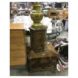 Pair of side tables and lamps local pickup only