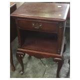 Vintage Kling solid mahogany 1 drawer side table,