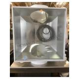 Hydro farm  hydroponics lamp, local pickup only