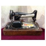 Antique Singer Sewing  Machine in case