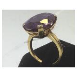 14 k gold ring w/purple gemstone, size 7