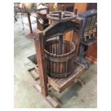 Lg antique fruit press, Oasis No 303, original