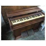 Antique Mason and Hamlin traveling pump organ ca