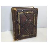 Vintage photo album with photos.