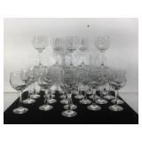 30 wine glasses. Qualite. NIb.