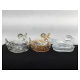 2 lidded glass bowls. Ducks.