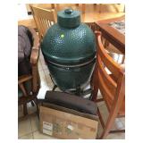 Big green egg grill, missing parts (hinges),