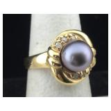 14k gold ring with pearl and diamonds 6.6g  Size