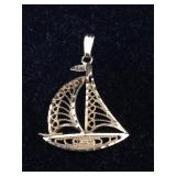 14k gold sailboat pendant 1inch 1.8g