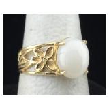 14k gold ring with opal 3.5g  Size 6