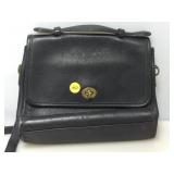 Coach Blk Leather stewardess bag. Twist lock flap