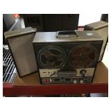 Realistic reel to reel player