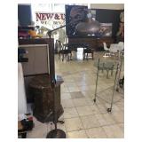 Drawing floor lamp, approx 6 ft tall