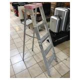 Cuprum 5 ft tall stepladder