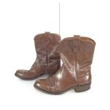 Acme boot size mark is not clear.