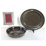 Bowl, platter and frame. Decor items.