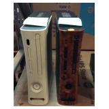 Two Xbox 360 fat version. One powers, the another