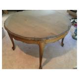 Extendable table w glass top Extendable table w glass top