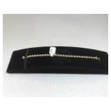 10k GOLD & Diamond tennis bracelet, 5.6g 10k GOLD & Diamond tennis bracelet, 5.6g