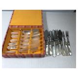2- sets of hors d'oeuvres utencils 2- sets of hors d'oeuvres utencils