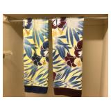 Large box of high quality bath towels, Egyptian Large box of high quality bath towels, Egyptian