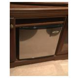 Compact Refrigerator Compact Refrigerator