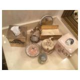 Vanity/Bathroom Accessories Vanity/Bathroom Accessories
