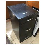 Metal file cabinet w/3 drawers