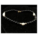 14k Gold bracelet with pearls