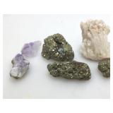 Assorted geodes and stones. Largest is 3 in.