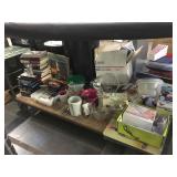 Table bottom of assorted kitchen items