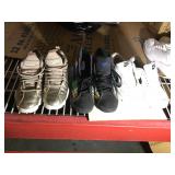 Nike shoes sz5.5