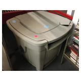 Hose storage w/lid (lid has a crack)