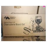 NIB Mindful design Charcuterie board set