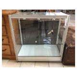 Lighted display cabinet