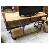 Computer desk with wheels